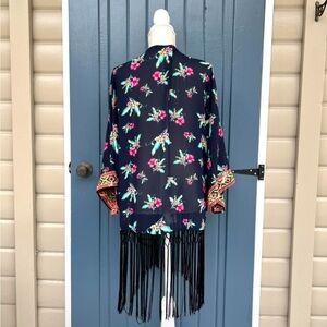 Sweet Rain Navy blue floral kimono with fringe trim Women Size medium